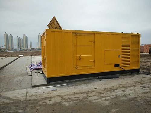 永定合同中关于乙方责任导致工期延误的赔偿标准应该如何制定？